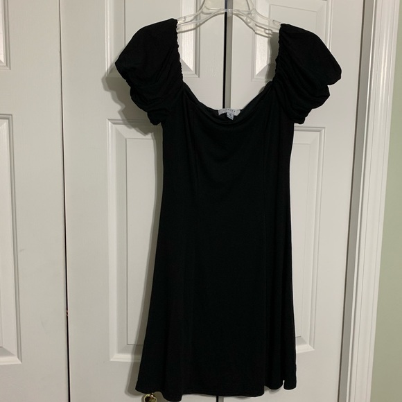 NWOT Black Puff Sleeve Dress M - Picture 4 of 5